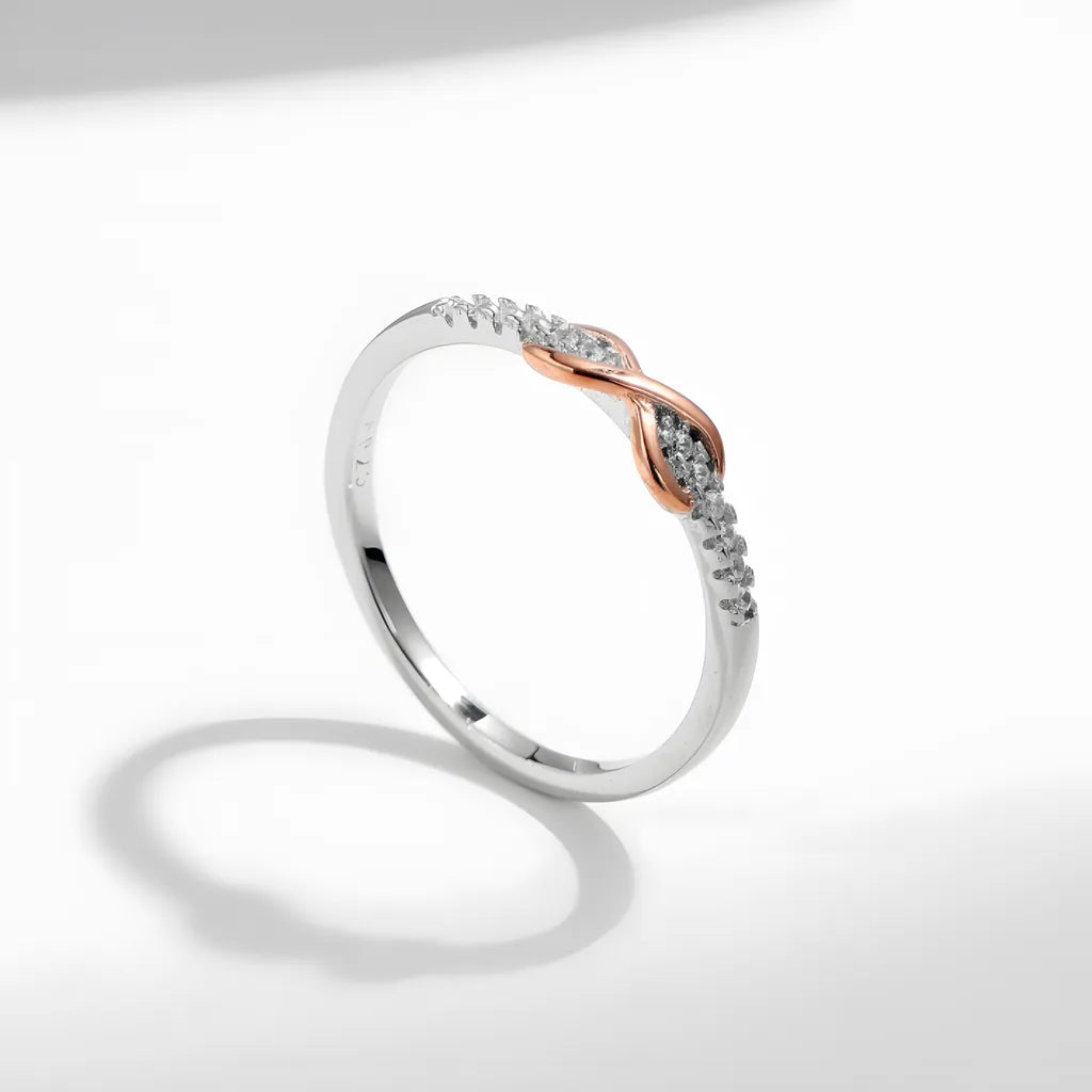 anel-de-prata-infinity-com-zirconia-foto-lateral
