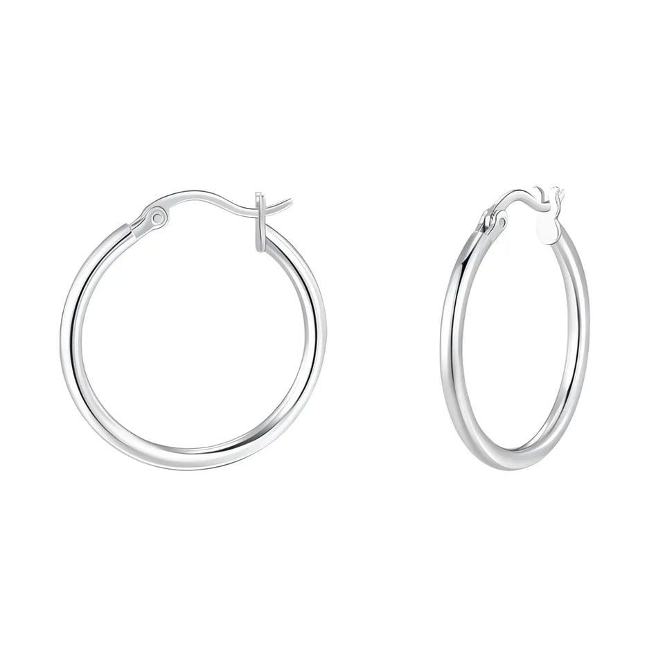 brinco-de-argola-ester-no-fundo-branco