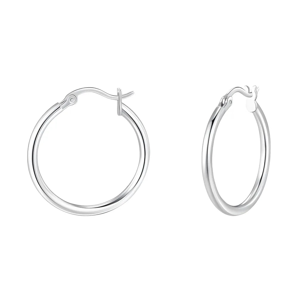 brinco-de-argola-ester-no-fundo-branco