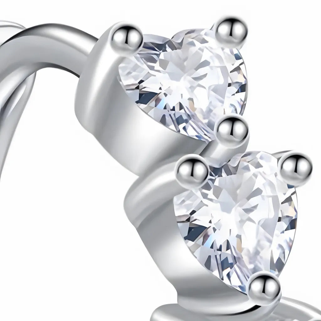 brinco-de-argola-maia-em-prata-com-zirconia-foto-detalhe-da-zirconia