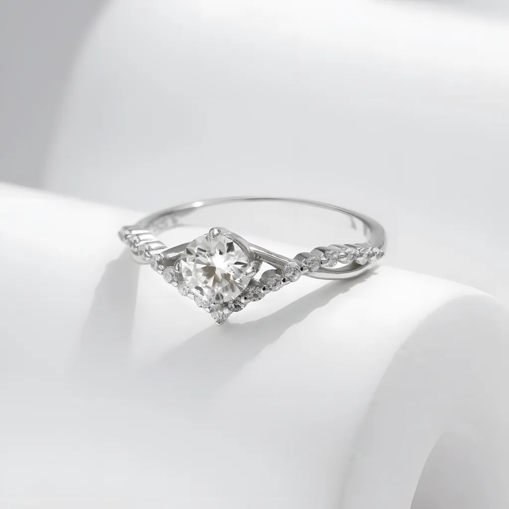 anel-de-prata-delicate-com-moissanites-foto-da-frente