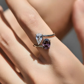 anel-de-prata-fashion-com-zirconia-foto-sendo-utilizado-por-modelo