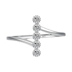 anel-de-prata-giel-com-zirconias-no-fundo-branco