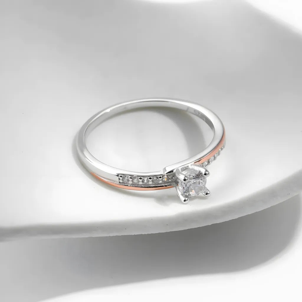 anel-solitario-em-prata-duo-com-zirconias-deitado