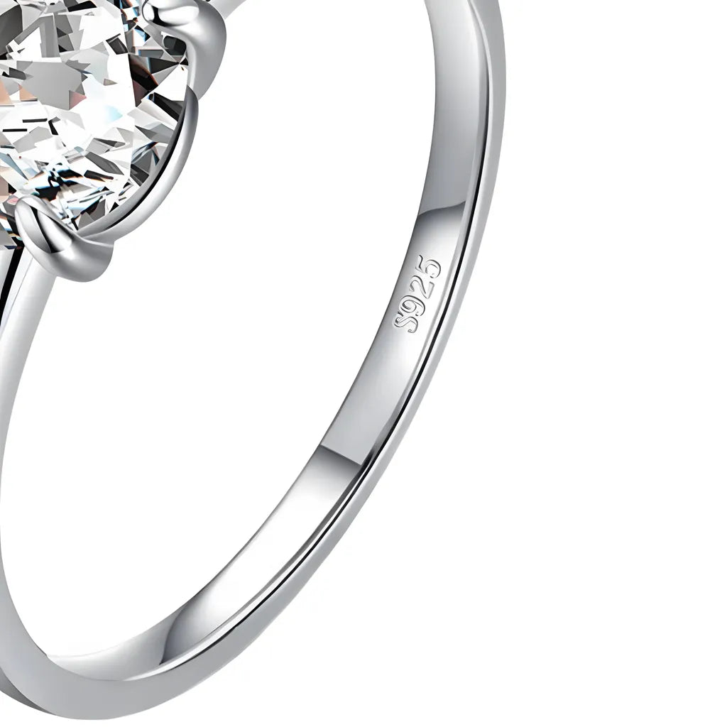 anel-solitario-em-prata-harriet-com-zirconia-foto-detalhe-da-prata-925