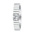anel-solitario-em-prata-kay-com-moissanite-foto-fundo-branco