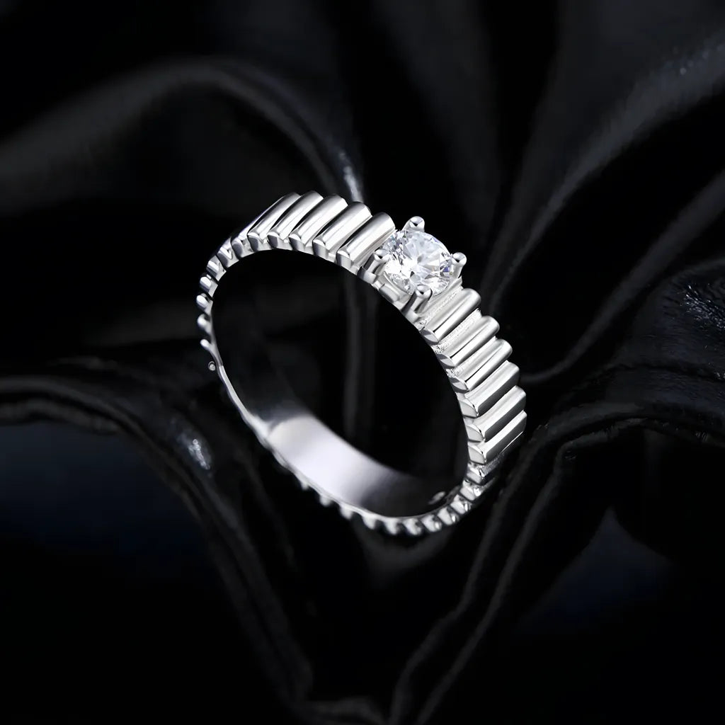 anel-solitario-em-prata-kay-com-moissanite-de-lado