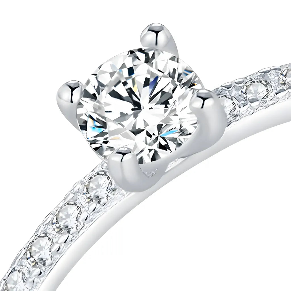 anel-solitario-em-prata-liana-com-moissanites-foto-dos-detalhes-da-zirconia