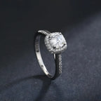 anel-solitario-em-prata-ninette-com-zirconias-foto-lateral