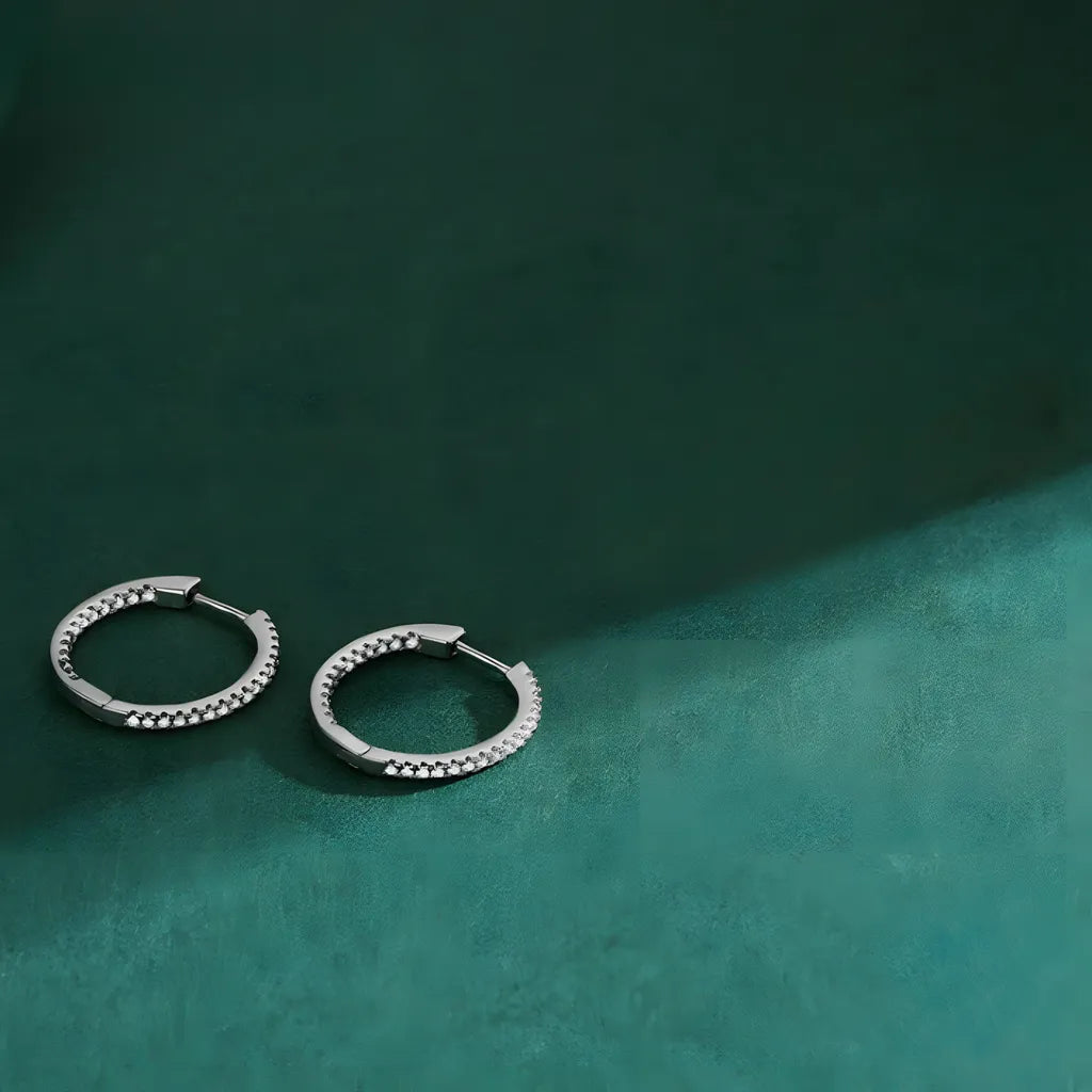 brinco-de-argola-ariane-em-prata-com-zirconia-foto-deitado