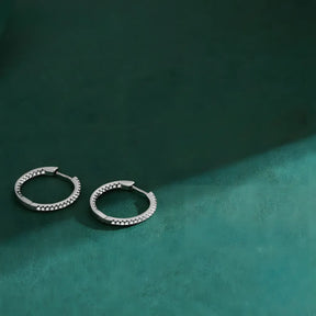 brinco-de-argola-ariane-em-prata-com-zirconia-foto-deitado