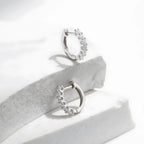 brinco-de-argola-astrid-em-prata-925-com-moissanites-foto-lateral