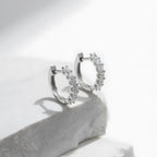 brinco-de-argola-astrid-em-prata-925-com-moissanites-lado-direito