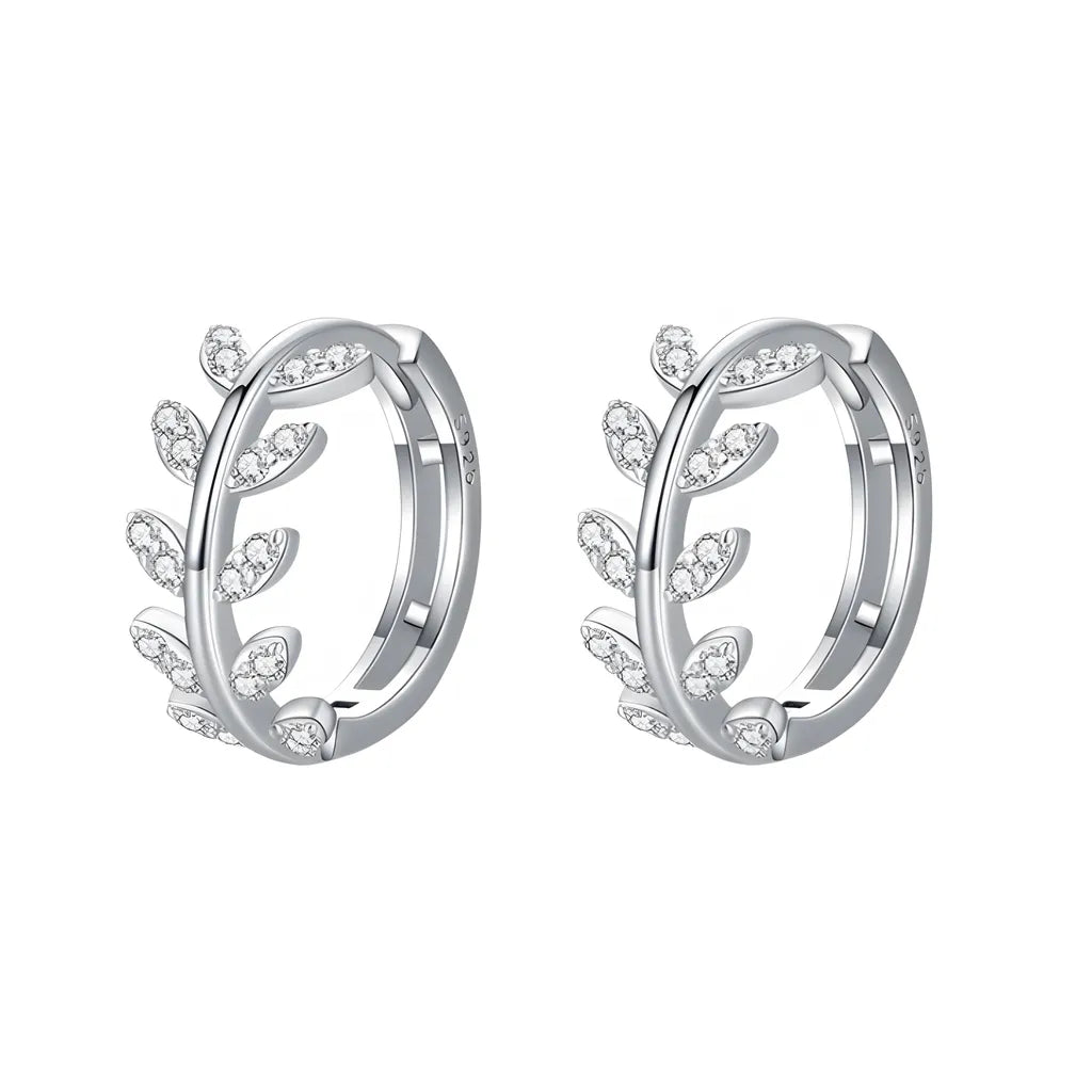 brinco-de-argola-celie-em-prata-com-zirconia-no-fundo-branco