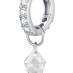 brinco-de-argola-eliete-em-prata-com-zirconia-detalhe-da-prata-925