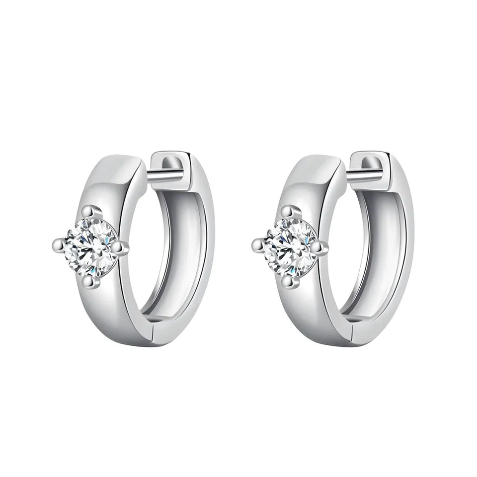 brinco-de-argola-emie-em-prata-com-moissanites-no-fundo-branco