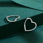 brinco-de-argola-hearts-em-prata-foto-de-frente