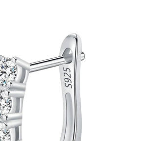 brinco-de-argola-leticia-em-prata-com-moissanites-foto-detalhe-da-prata-925