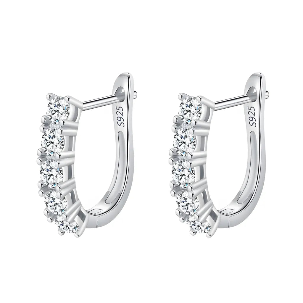 brinco-de-argola-leticia-em-prata-com-moissanites-no-fundo-branco