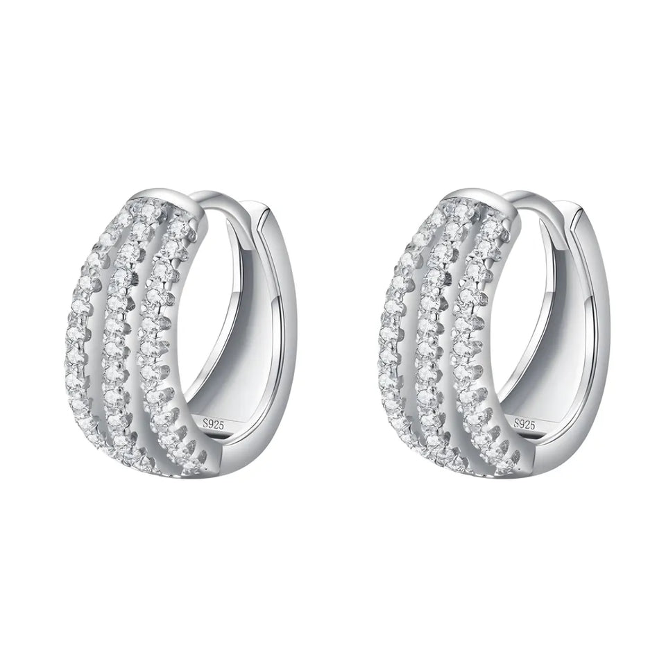 brinco-de-argola-neve-em-prata-com-zirconia-no-fundo-branco