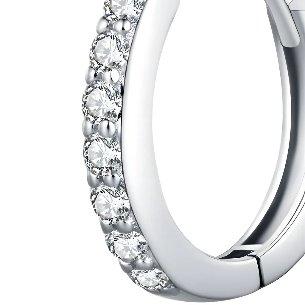 brinco-de-argola-shile-em-prata-com-moissanites-detalhe-da-zirconia