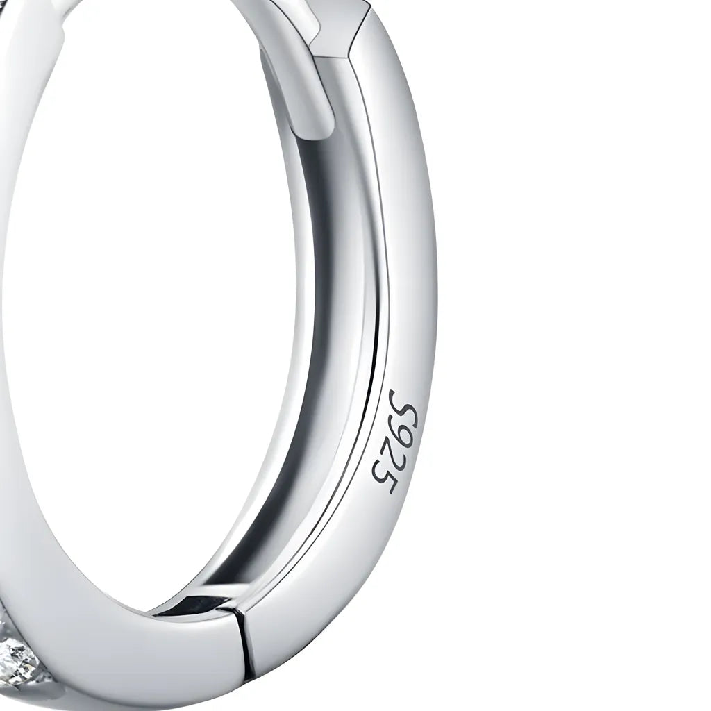 brinco-de-argola-shile-em-prata-com-moissanites-detalhe-da-prata-925