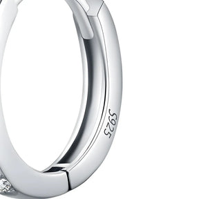 brinco-de-argola-shile-em-prata-com-moissanites-detalhe-da-prata-925