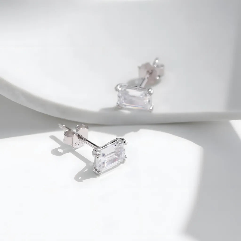 brinco-de-prata-alise-com-zirconia-foto-de-frente