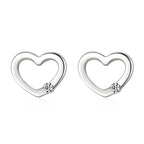 brinco-de-prata-heart-com-zirconia-no-fundo-branco