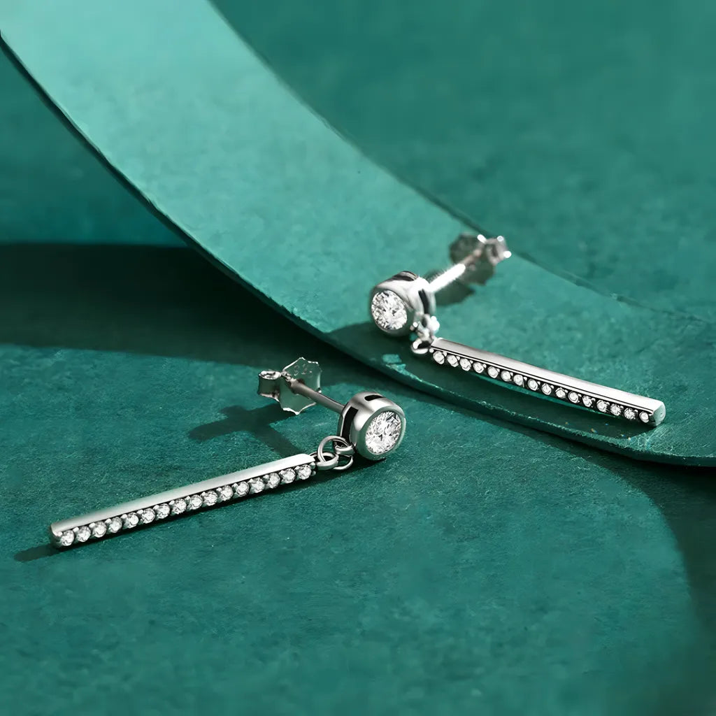 brinco-em-prata-merle-com-zirconia-foto-deitados