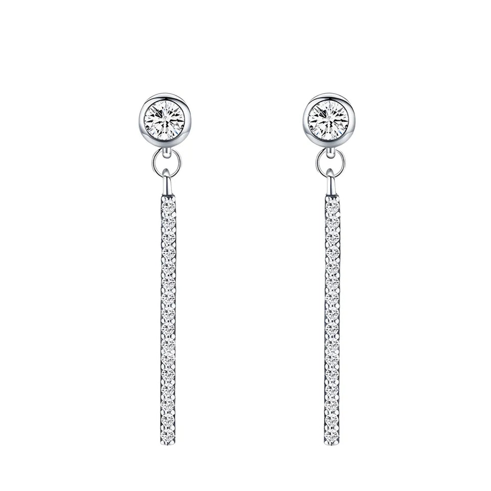 brinco-em-prata-merle-com-zirconia-no-fundo-branco