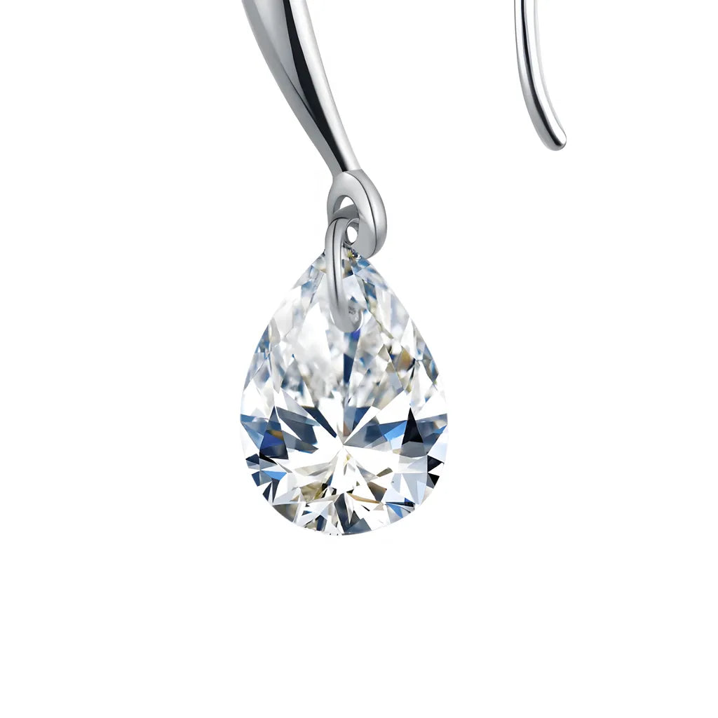 brinco-em-prata-shiny-com-zirconia-foto-detalhe-da-zirconia