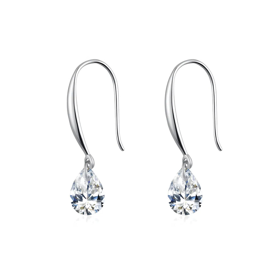 brinco-em-prata-shiny-com-zirconia-no-fundo-branco