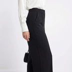 calca-alfaiataria-feminina-luiza-lado-perto