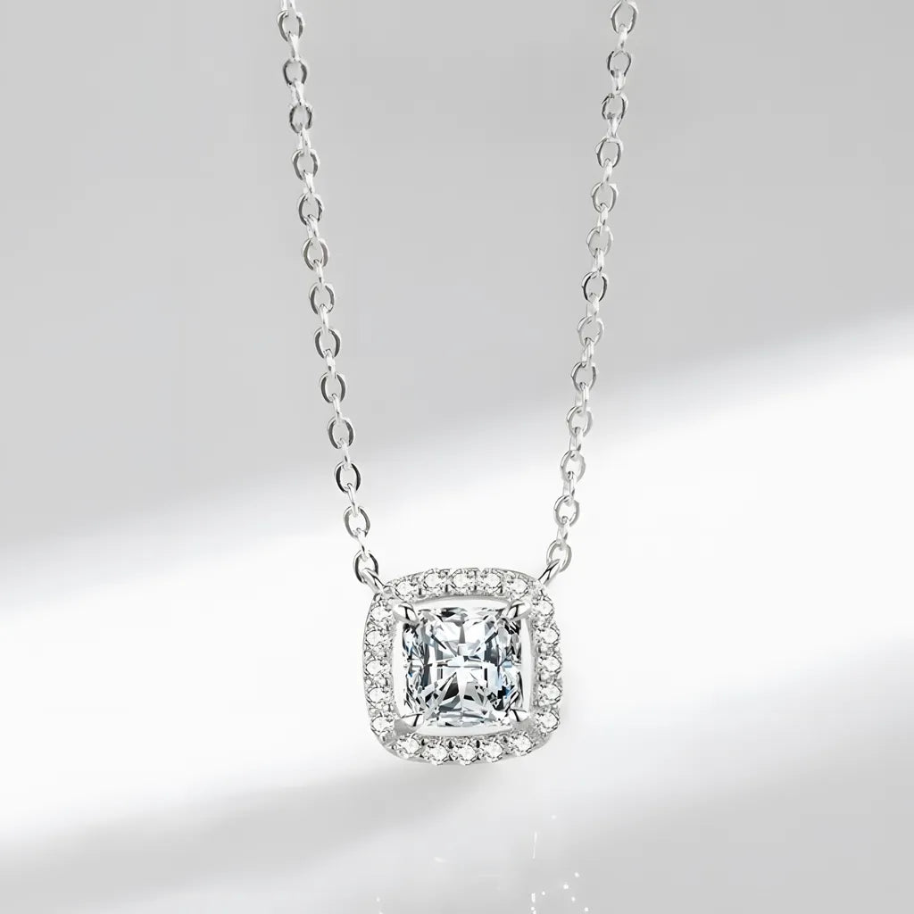 colar-de-prata-anne-com-zirconia-de-frente