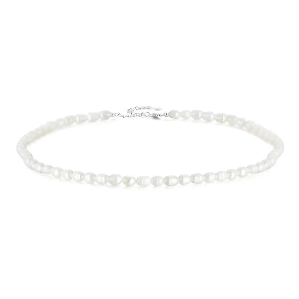 colar-de-prata-curtis-com-perolas-no-fundo-branco