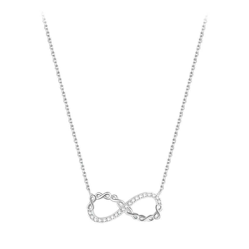 colar-de-prata-elie-com-zirconias-no-fundo-branco