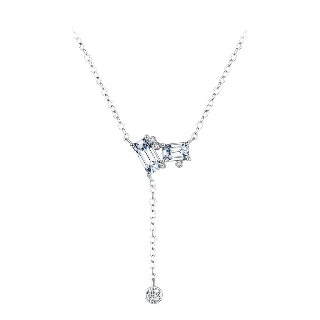 colar-de-prata-exquisite-com-zirconias-no-fundo-branco