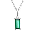 colar-de-prata-fine-com-zirconia-verde-no-fundo-branco