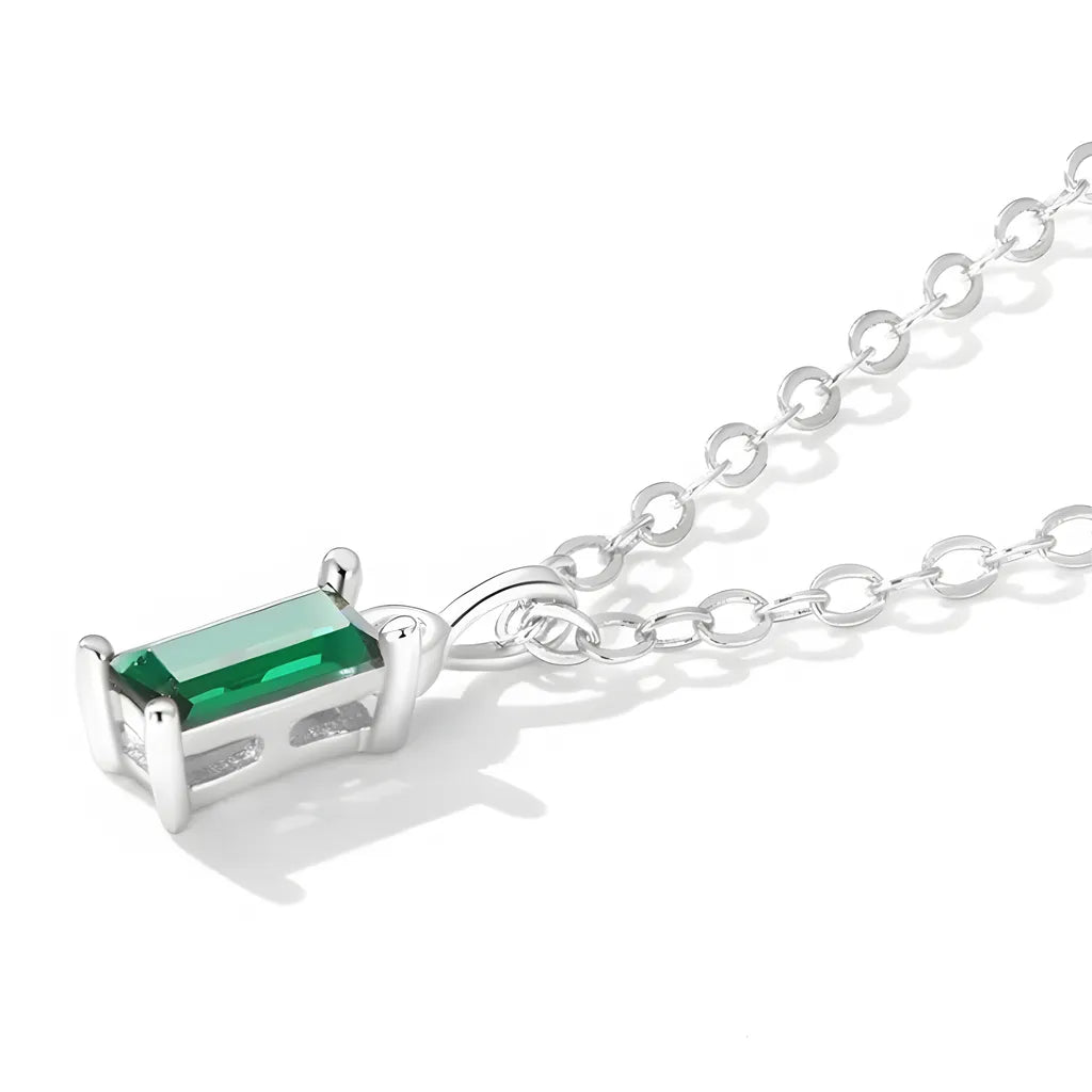 colar-de-prata-fine-com-zirconia-verde-de-lado