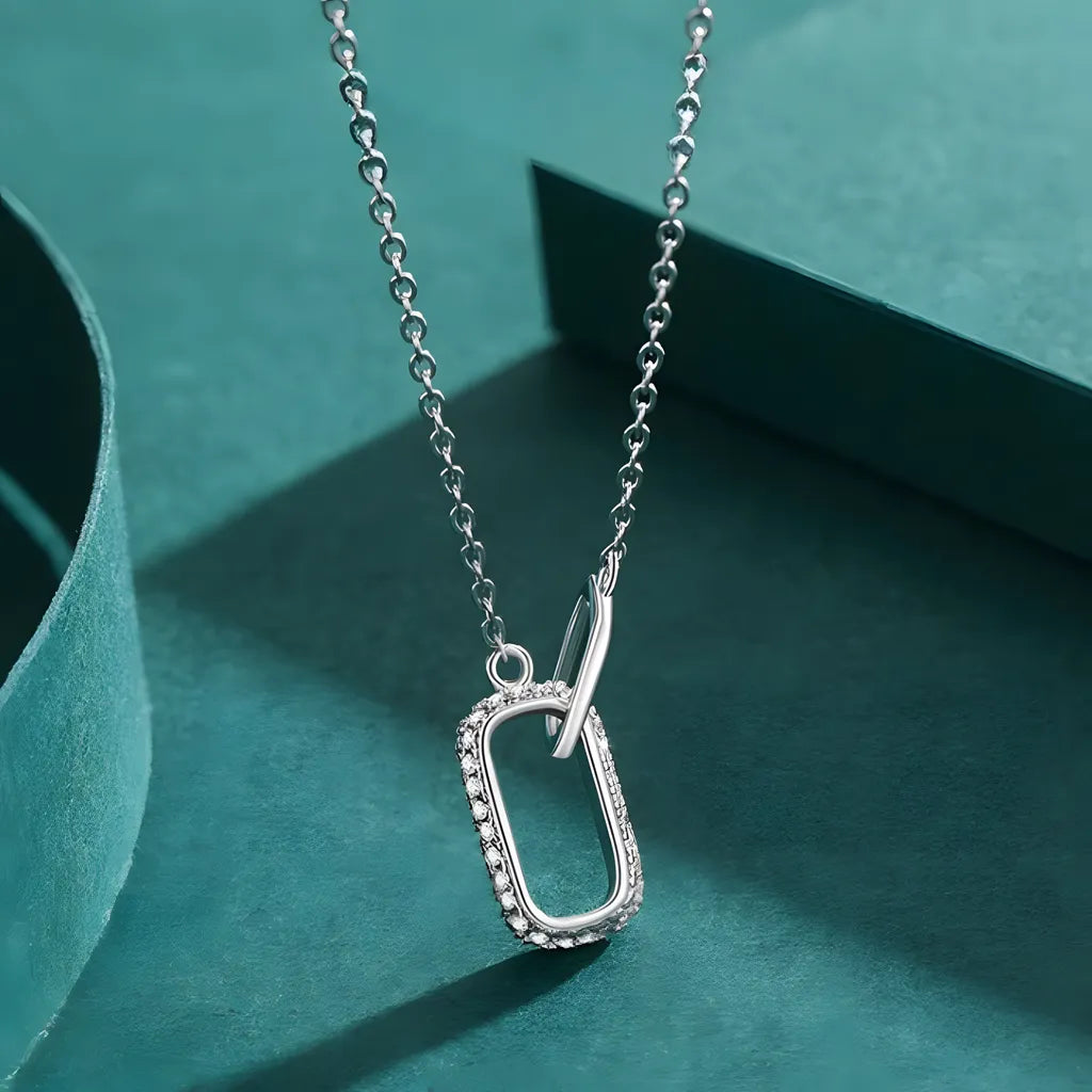 colar-de-prata-lock-com-zirconias-de-frente