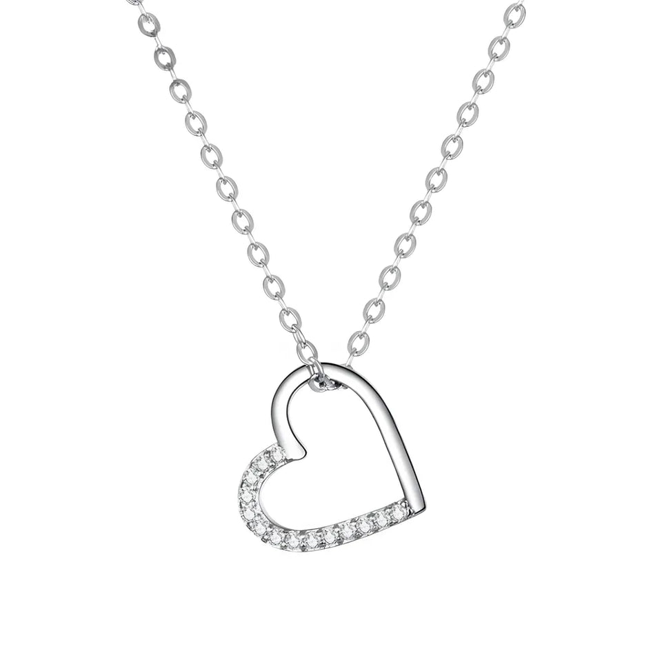 colar-de-prata-love-com-zirconias-no-fundo-branco