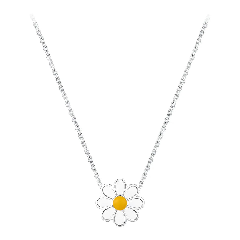 colar-de-prata-margarida-no-fundo-branco