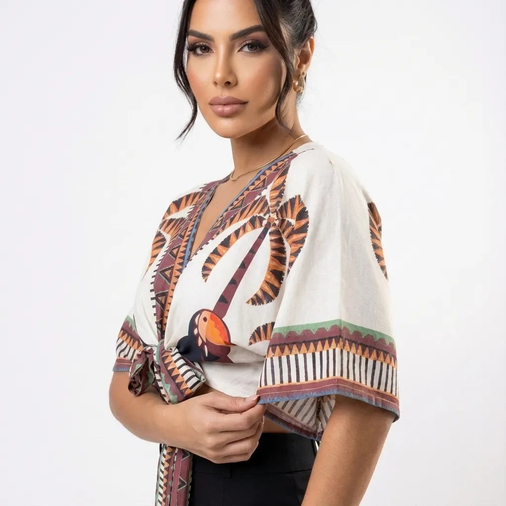 cropped-manga-japonesa-estampado-tucano-frente-perto