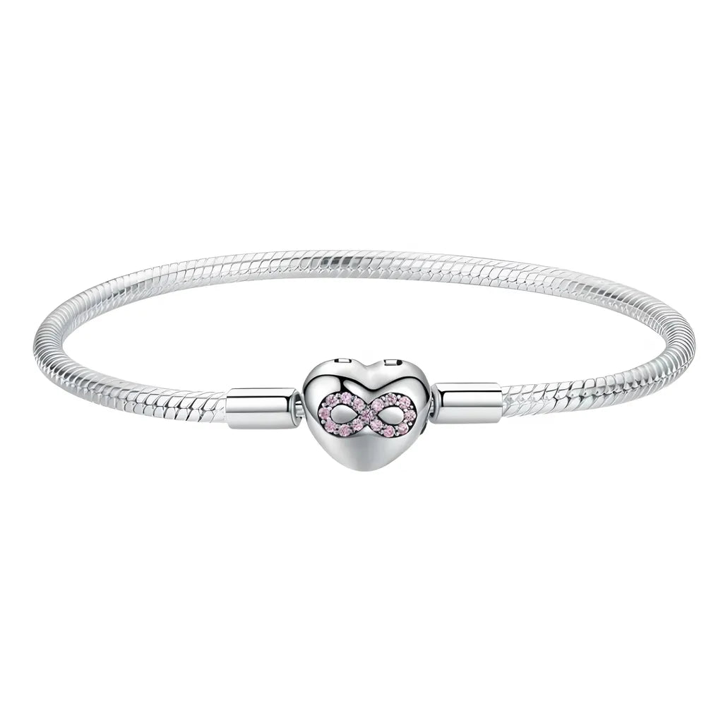pulseira-berloque-em-prata-desi-com-zirconias-no-fundo-branco