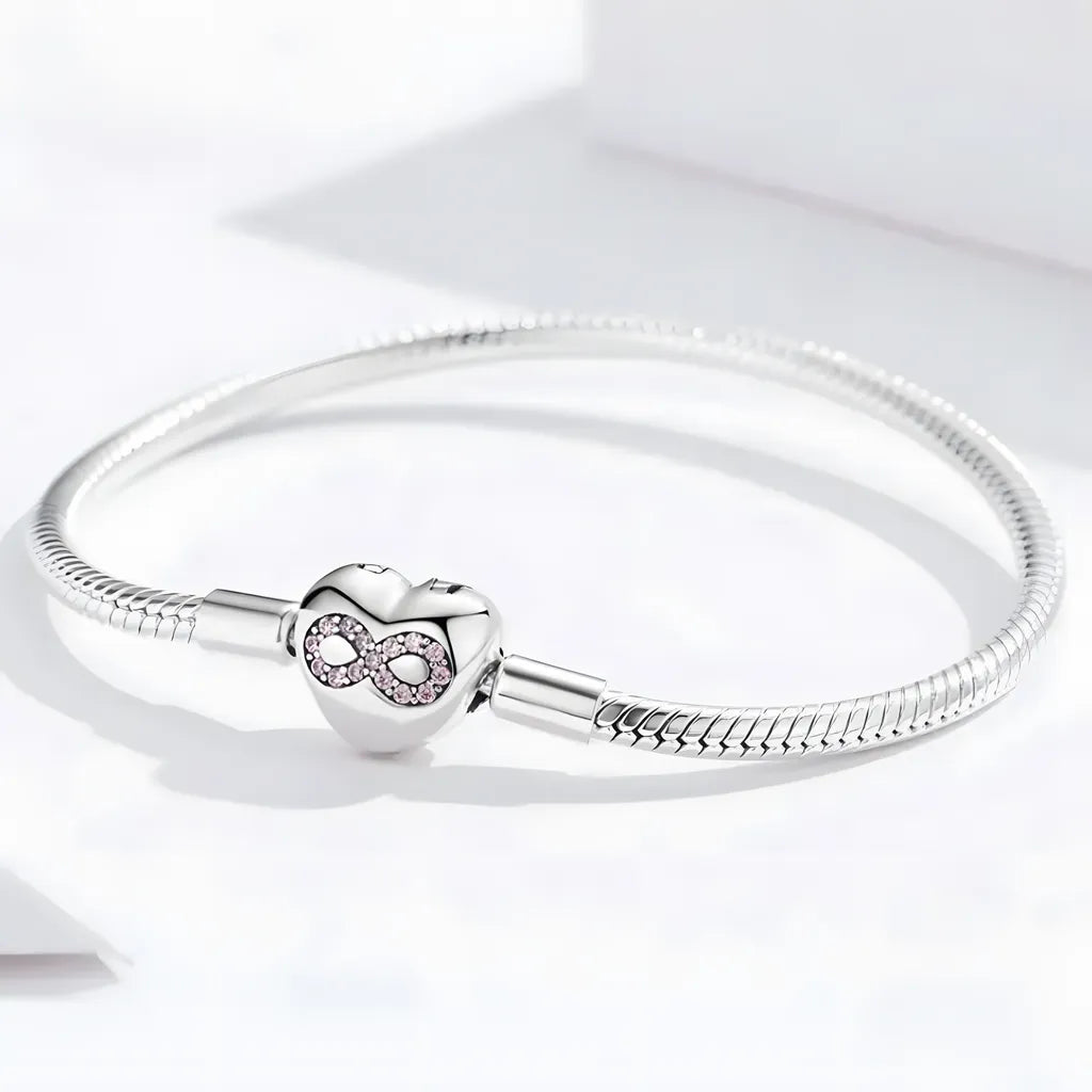 pulseira-berloque-em-prata-desi-com-zirconias-foto-de-frente