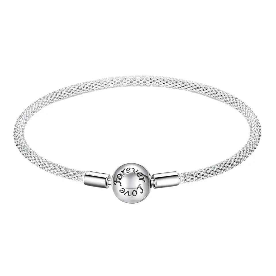 pulseira-berloque-em-prata-orly-no-fundo-branco