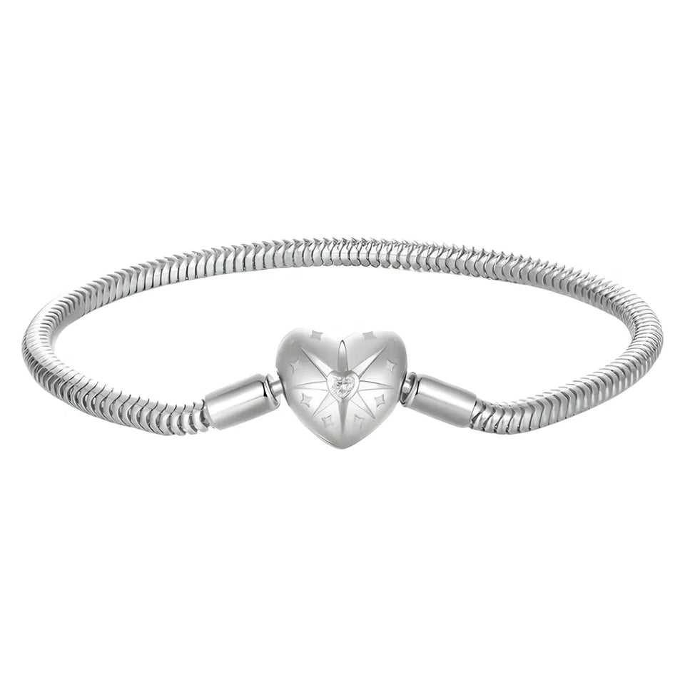 pulseira-berloque-em-prata-star-com-zirconia-no-fundo-branco