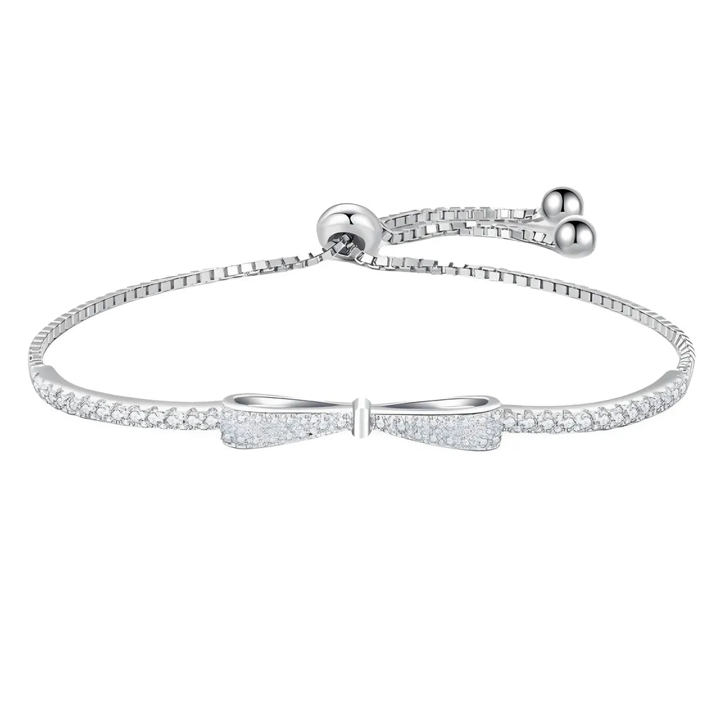 pulseira-de-prata-bowknot-com-zirconia-no-fundo-branco