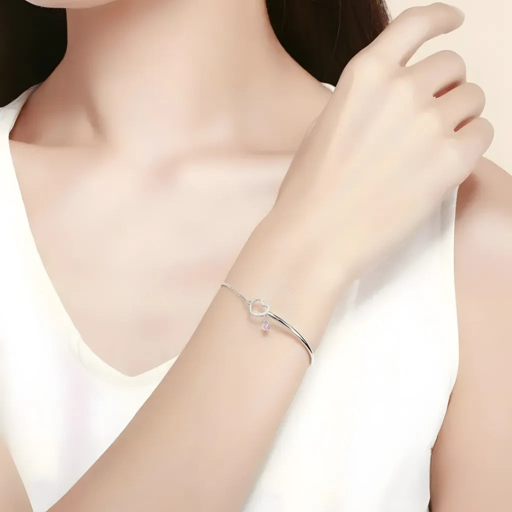 pulseira-de-prata-diane-com-zirconias-foto-sendo-utilizado-no-braco